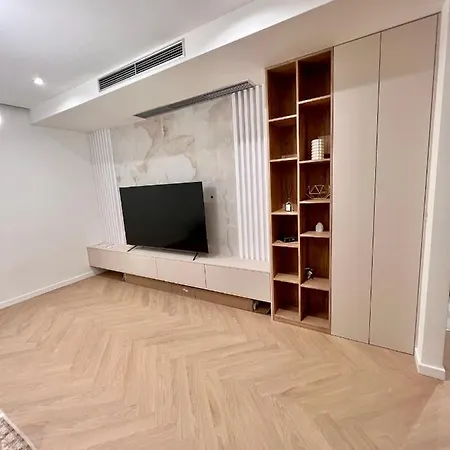 Stylish 3 Bedroom In The Hearth Of Center With History Bratislava