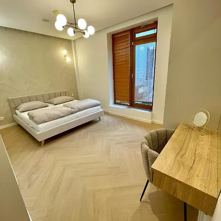 דירה Stylish 3 Bedroom In The Hearth Of Center With History *
