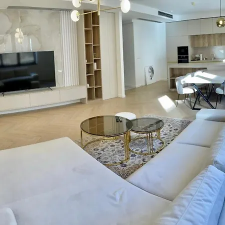 דירה Stylish 3 Bedroom In The Hearth Of Center With History
